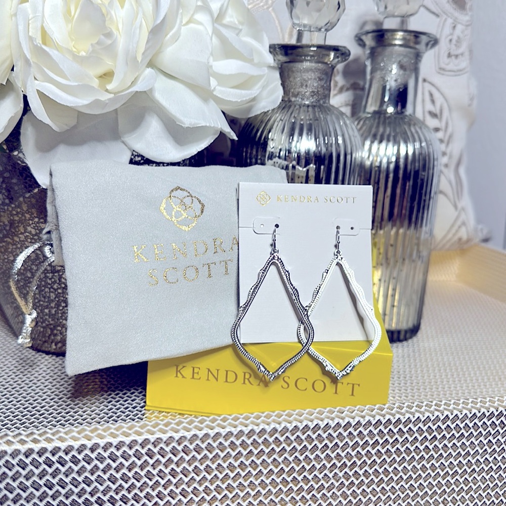 Kendra Scott Silver Sophee Earrings - EUC